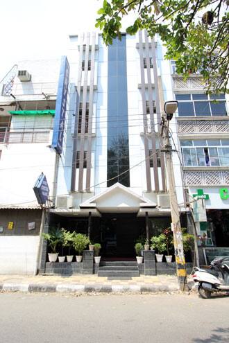 HOTEL CRYSTAL PALACE, New Delhi 1